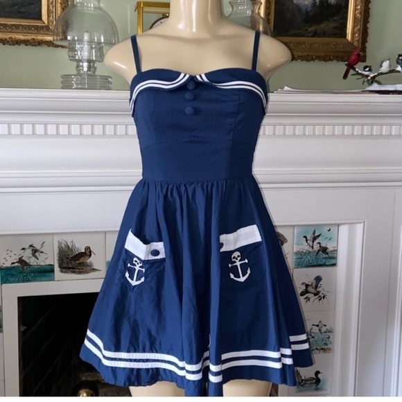 GREAT gift ideas abound for upcoming events. You’ll get raves from the ladies. - Picture 14 of 16